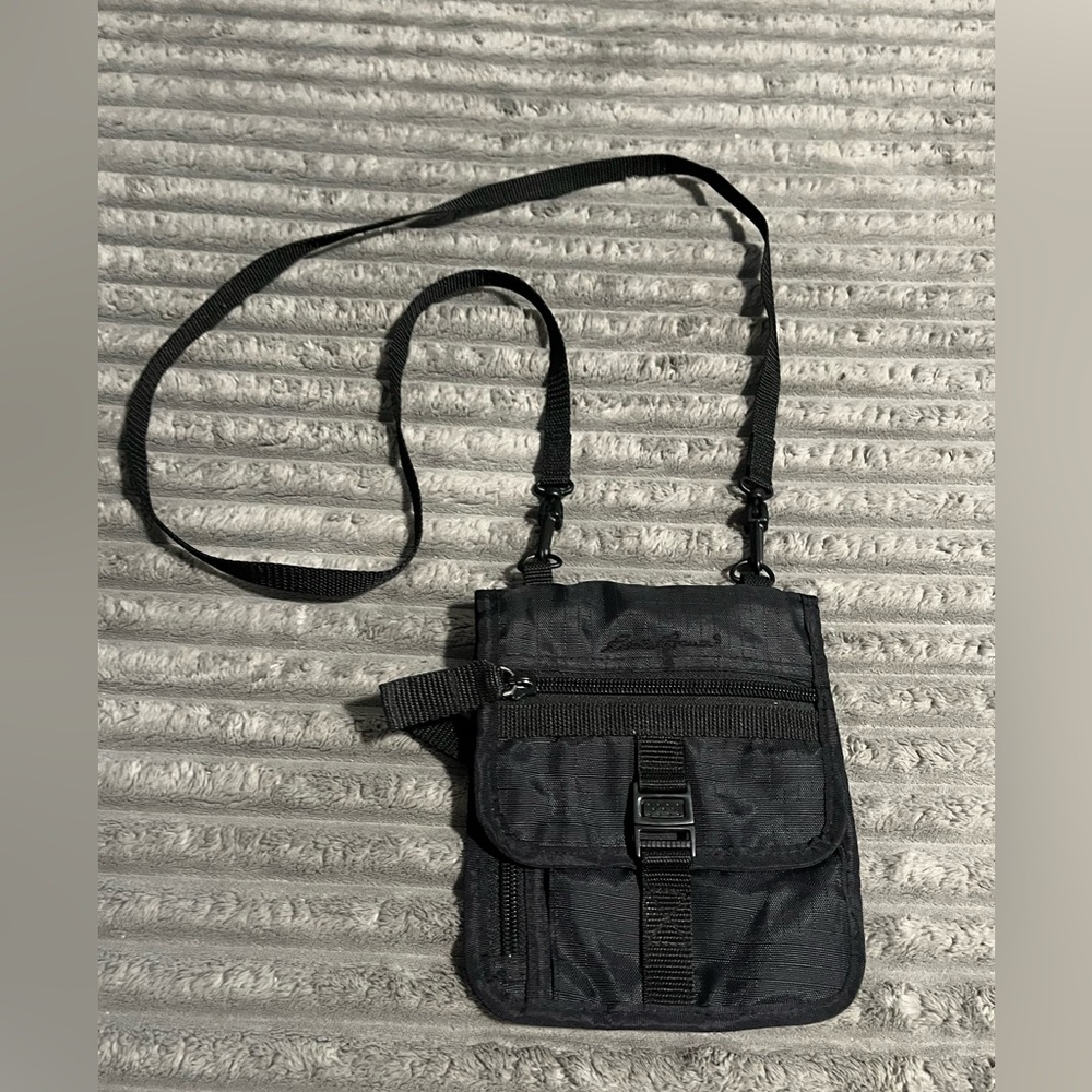 Eddie Bauer Men’s Cross Body Messenger organizer NEW